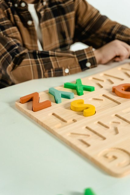 Wooden Puzzle — Arabic Alphabet